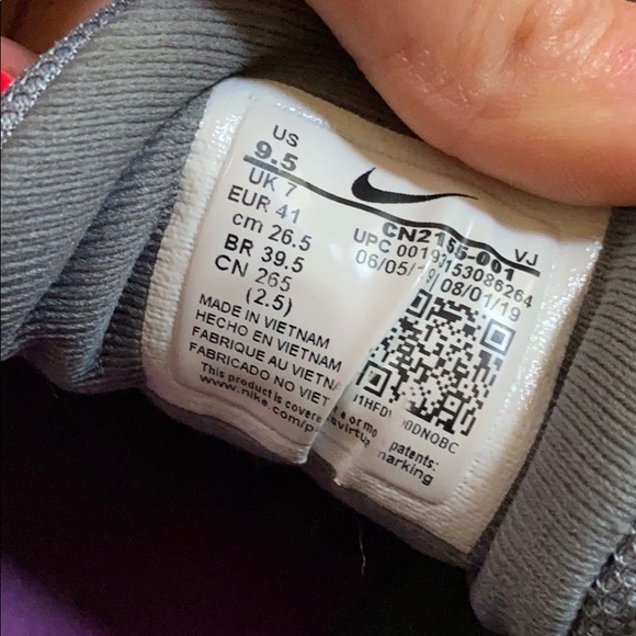 Nike Woman’s Shoes - Picture 5 of 6